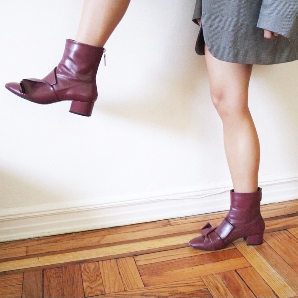 Red No. 21 fold detail leather ankle boots